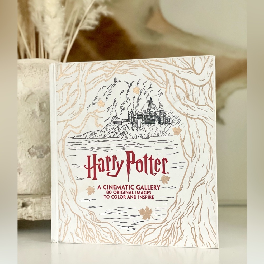 HARRY POTTER | A Cinematic Gallery Hardcover Book